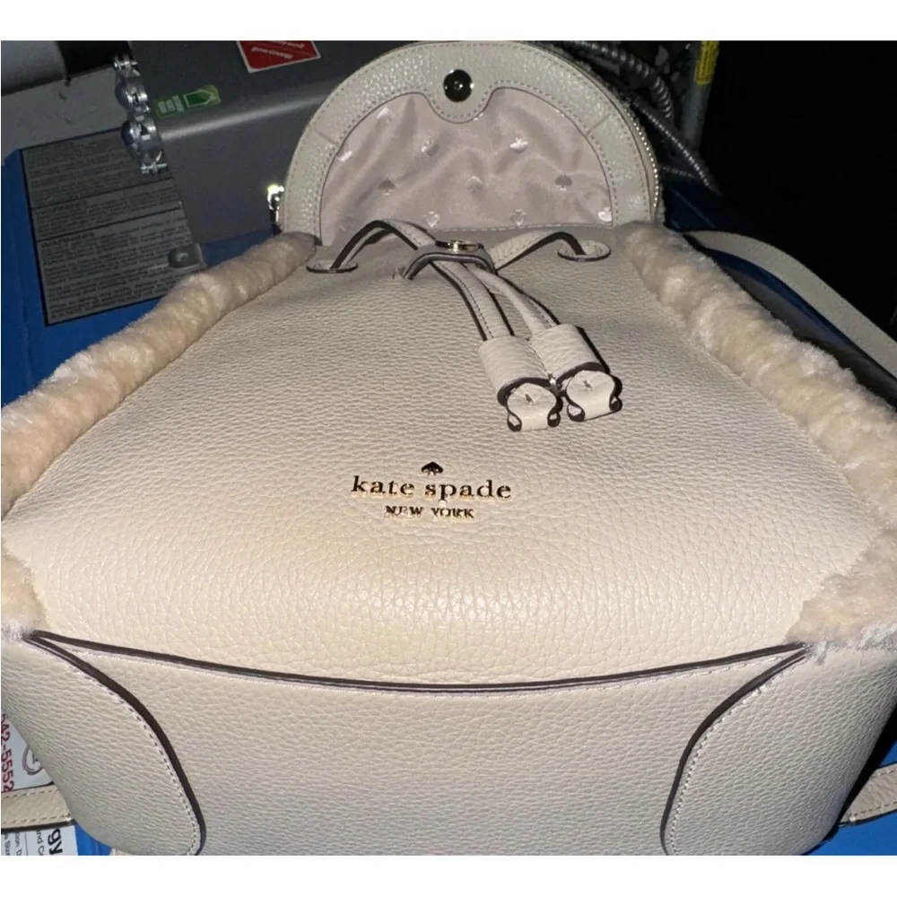 Small Leila pebbled leather with faux fur back pack! - Picture 3 of 6